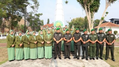 Dandim 0611/Garut Hadiri Upacara Ziarah Peringati HUT ke-64 Korem 062/Tarumanagara di TMP Tenjolaya