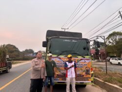 Polsek Muara Wahau Dampingi Pengiriman 10 Ton Jagung Hasil Panen PT DSN Group ke Bulog Samarinda