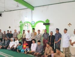 Polsek Kadungora Gelar Sholat Jumat Keliling, Sampaikan Pesan Kamtibmas kepada Masyarakat