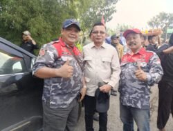 RATUSAN WARGA LANGKAT GELAR AKSI DAMAI DI JALINSUM — TUNTUT GUBERNUR SUMUT TURUN DAN PERBAIKI JALAN RUSAK