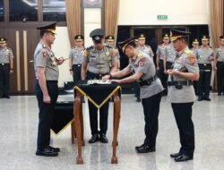 Kapolri Pimpin Sertijab Kakorlantas dan Tiga Kapolda di Mabes Polri