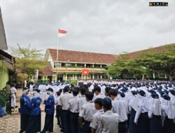 Sat Lantas Polres Kuningan Gelar Program “Polisi Sahabat Pelajar” di SMPN 1 Kadugede, Sosialisasi Tertib Lalu Lintas hingga Anti-Bullying