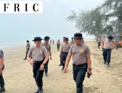 Green Policing Polres Aceh Timur, Kapolres Pimpin Aksi Bersih Bersih Pantai Pelangi