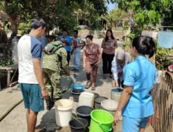Peduli Warga, Kodim 0610/Sumedang Salurkan Bantuan Air Bersih untuk Masyarakat Desa Sukatani
