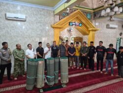 LSM Garuda Hitam Gelar Kegiatan Jumat Berbagi Karpet di Mesjid Pannampu