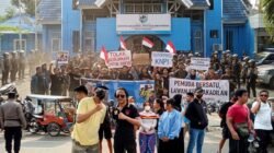 Peringati Hari Sumpah Pemuda, KNPI dan Ormas Laskar The Iwan Gelar Aksi Demo di Depan Ramayana Pettarani, Tuntut Copot Intel Polda Sulsel dan Menpora